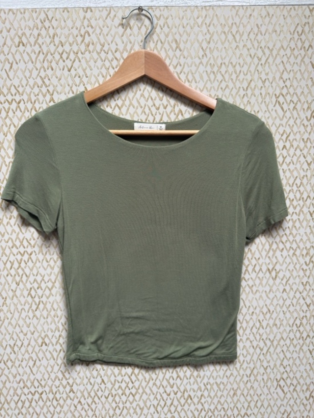 Active Usa Olive Green Crop Tee Short Sleeve Stretch Basic Soft Girl M